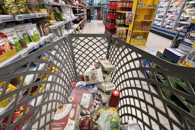 SPESA CARRELLO SUPERMERCATO