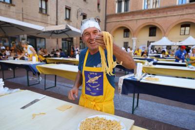 GIORNATA DELLA SFOGLIA PIAZZA MUNICIPALE
