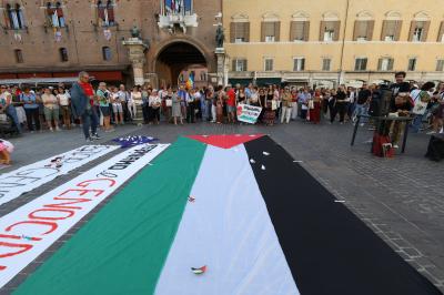 MANIFESTAZIONE PRO PAL PIAZZA CATTEDRALE