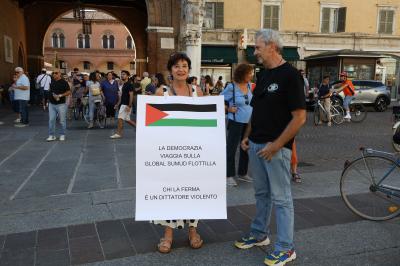 MANIFESTAZIONE PRO PAL PIAZZA CATTEDRALE