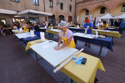 GIORNATA DELLA SFOGLIA PIAZZA MUNICIPALE