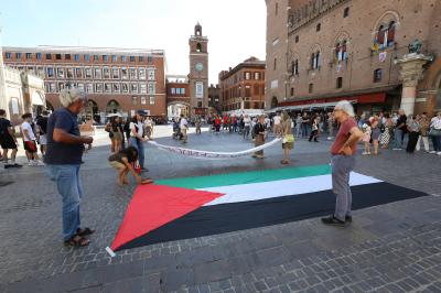 MANIFESTAZIONE PRO PAL PIAZZA CATTEDRALE