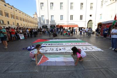 MANIFESTAZIONE PRO PAL PIAZZA CATTEDRALE