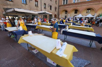 GIORNATA DELLA SFOGLIA PIAZZA MUNICIPALE