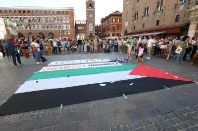 MANIFESTAZIONE PRO PAL PIAZZA CATTEDRALE