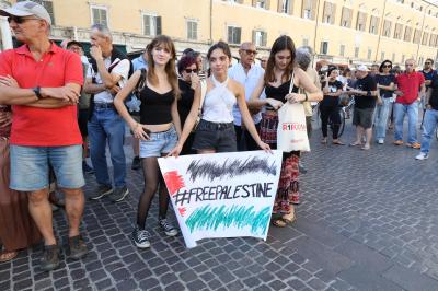MANIFESTAZIONE PRO PAL PIAZZA CATTEDRALE