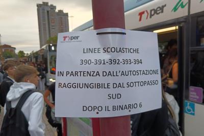 STUDENTI AUTOBUS FERRARA
