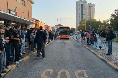 STUDENTI AUTOBUS FERRARA
