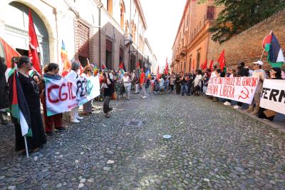 CORTEO PRO PAL PREFETTURA