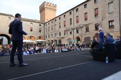 VISITA MINISTRO ABODI FERRARA SPORT FESTIVAL