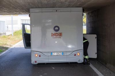 CAMPER INCASTRATO VIA TRAVERSAGNO