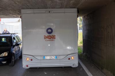 CAMPER INCASTRATO VIA TRAVERSAGNO