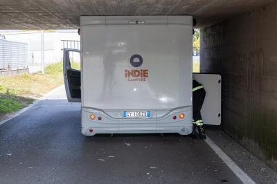 CAMPER INCASTRATO VIA TRAVERSAGNO