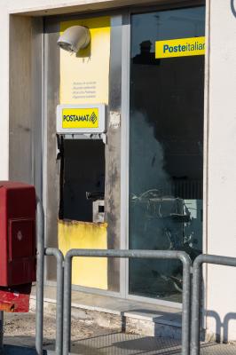 ASSALTO POSTAMAT POSTE VOGHIERA