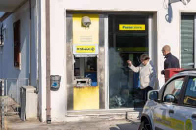 ASSALTO POSTAMAT POSTE VOGHIERA