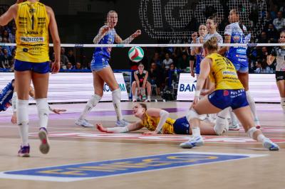 IGOR GORGONZOLA NOVARA - PROSECCO DOC CARRARO IMOCO CONEGLIANO