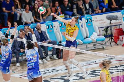 IGOR GORGONZOLA NOVARA - PROSECCO DOC CARRARO IMOCO CONEGLIANO