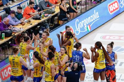 IGOR GORGONZOLA NOVARA - PROSECCO DOC CARRARO IMOCO CONEGLIANO