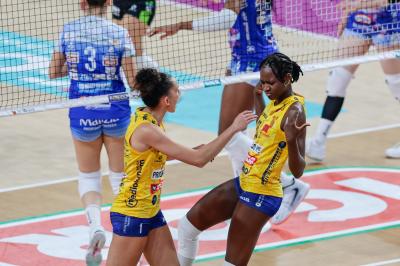 IGOR GORGONZOLA NOVARA - PROSECCO DOC CARRARO IMOCO CONEGLIANO