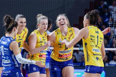 IGOR GORGONZOLA NOVARA - PROSECCO DOC CARRARO IMOCO CONEGLIANO