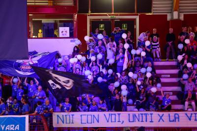 IGOR GORGONZOLA NOVARA - PROSECCO DOC CARRARO IMOCO CONEGLIANO