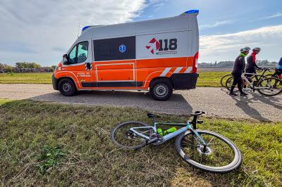 CADUTA IN BICI CICLABILE DESTRA PO FRANCOLINO