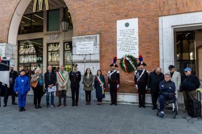 CORONA LAPIDE INVALIDI SUL LAVORO