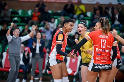 HONDA CUNEO GRANDA VOLLEY -  IL BISONTE FIRENZE