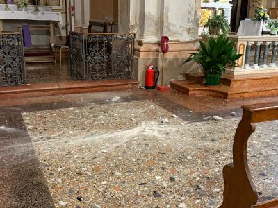 CROLLO CORNICIONE CHIESA FORMIGNANA