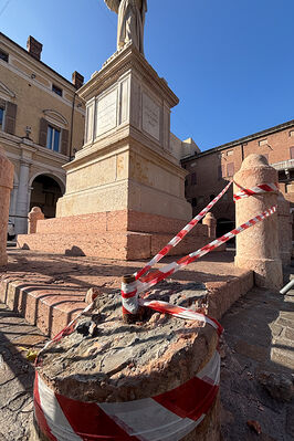 FITTONE STATUA SAVONAROLA ABBATTUTO