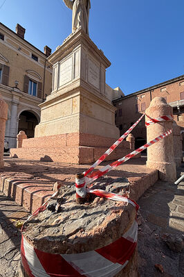 FITTONE STATUA SAVONAROLA ABBATTUTO