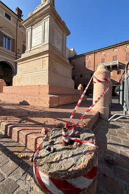 FITTONE STATUA SAVONAROLA ABBATTUTO