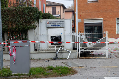 ASSALTO BANCOMAT SAN MARTINO