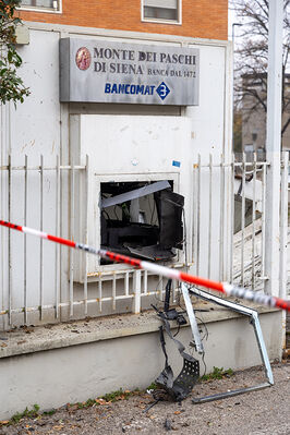 ASSALTO BANCOMAT SAN MARTINO