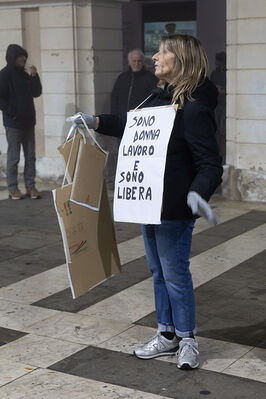 MANIFESTAZIONE CONTRO PAKISTANI PORTOMAGGIORE