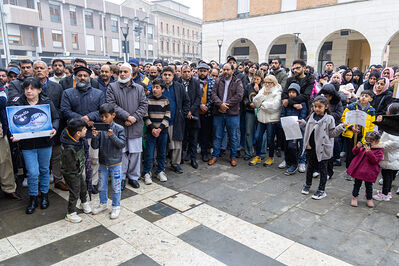 MANIFESTAZIONE PAKISTANI PORTOMAGGIORE