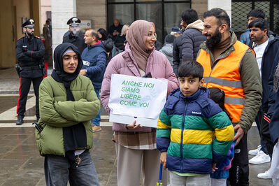 MANIFESTAZIONE PAKISTANI PORTOMAGGIORE