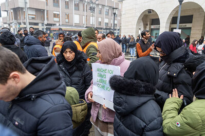 MANIFESTAZIONE PAKISTANI PORTOMAGGIORE