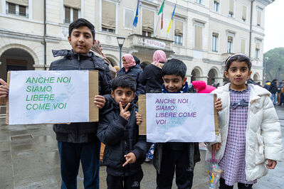 MANIFESTAZIONE PAKISTANI PORTOMAGGIORE