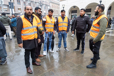 MANIFESTAZIONE PAKISTANI PORTOMAGGIORE