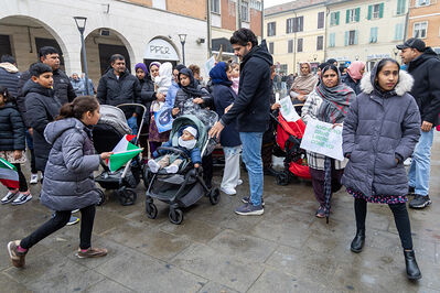 MANIFESTAZIONE PAKISTANI PORTOMAGGIORE