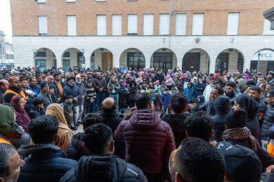 MANIFESTAZIONE PAKISTANI PORTOMAGGIORE