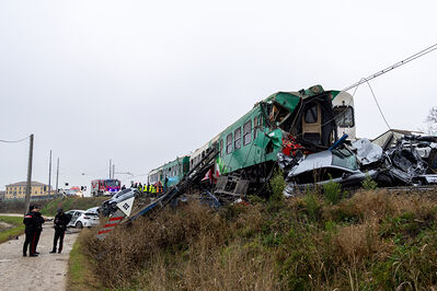 SCONTRO TRENO CAMION SENETICA