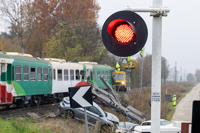 SCONTRO TRENO CAMION SENETICA