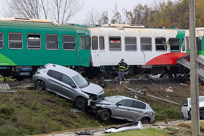 SCONTRO TRENO CAMION SENETICA