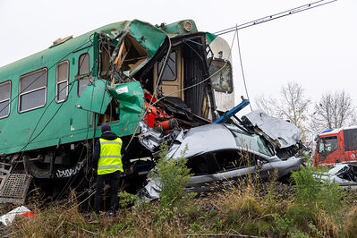 SCONTRO TRENO CAMION SENETICA