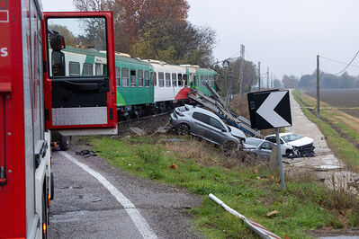 SCONTRO TRENO CAMION SENETICA