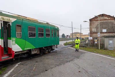 SCONTRO TRENO CAMION SENETICA