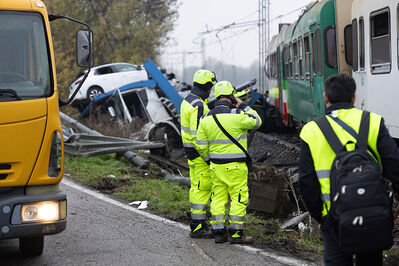 SCONTRO TRENO CAMION SENETICA