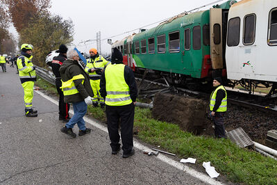 SCONTRO TRENO CAMION SENETICA